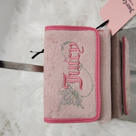 🔹️Juicy Couture🔹️ Pink Wing It Double Sided Trifold Pink Diamond Wallet - Picture 2 of 5